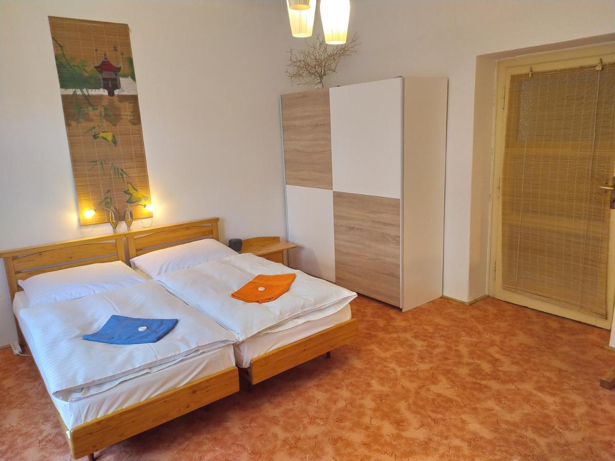 Pension 21 Praag Buitenkant foto